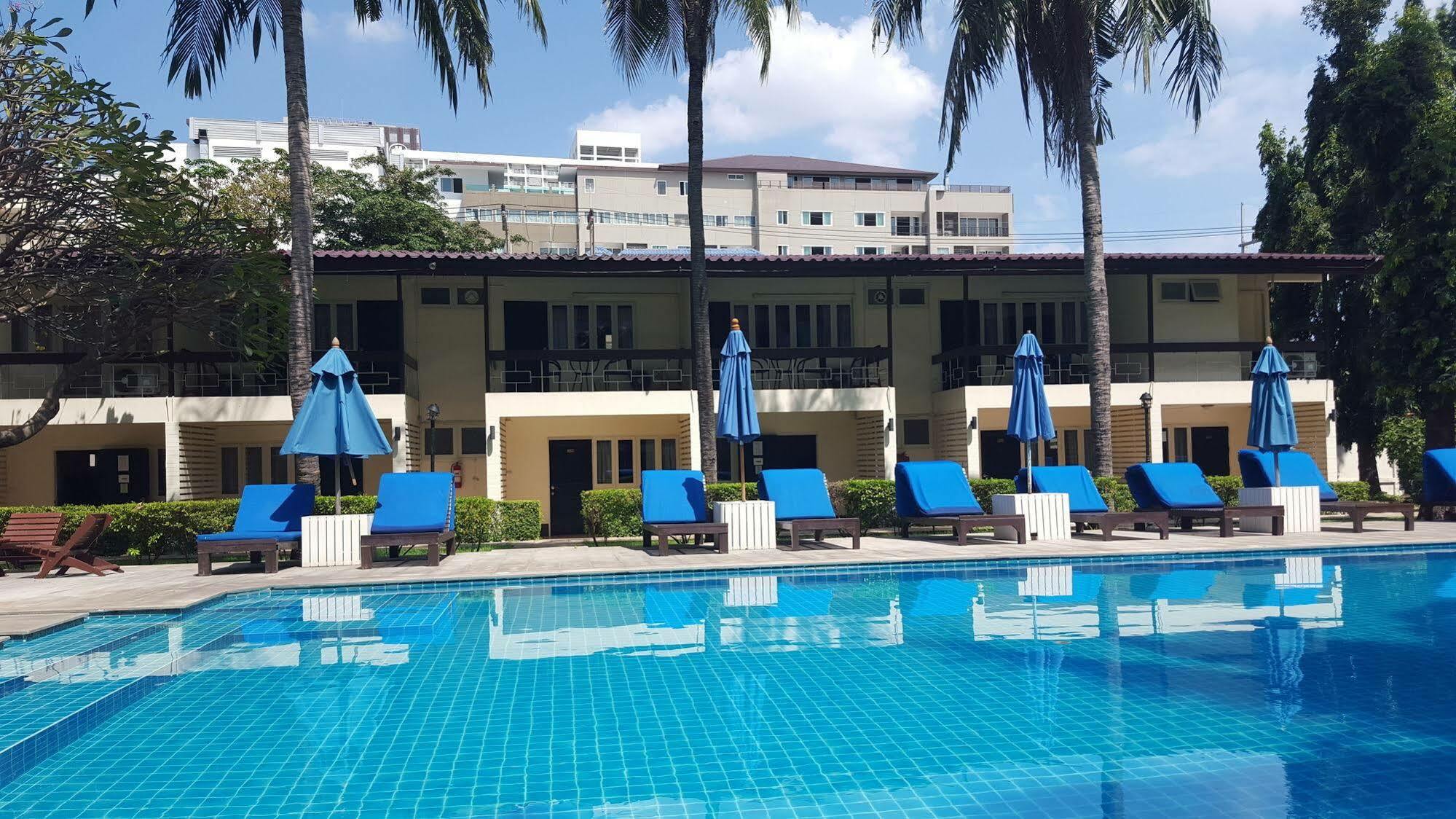 Nautical Inn Pattaya Buitenkant foto